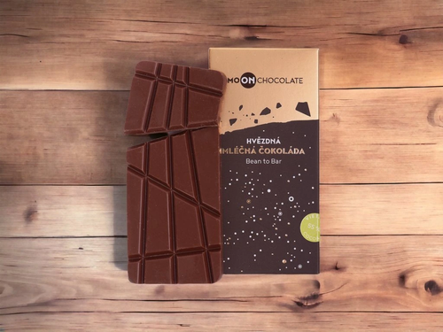 MoonChocolate - MOŘE NEKTARU - mléčná bean to bar čokoláda s vysokým obsahem kakaa (55 %) pocházejícího z Vietnamu