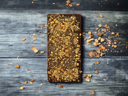 MoonChocolate - PROXIMA CENTAURI - mléčná bean to bar čokoláda s 63% obsahu kakaa z Mexika a slaným karamelem