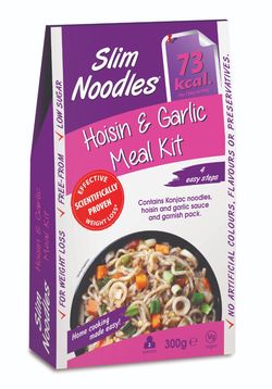 Slim Noodles Hotové jídlo s česnekovou a Hoisin omáčkou a kořením (73 kcal, 15,7 g sacharidů / 150 g)